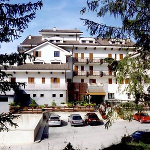 Grand Hotel Delle Rocche Rocca di Mezzo Exterior photo