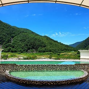 Pine Forest Jeongseon Alpine Resort Exterior photo