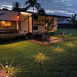 Cozy Camper Hotel Miami Exterior photo
