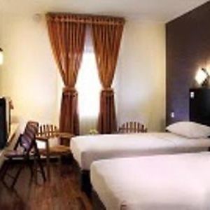 Mervit Hotel Padang  Room photo
