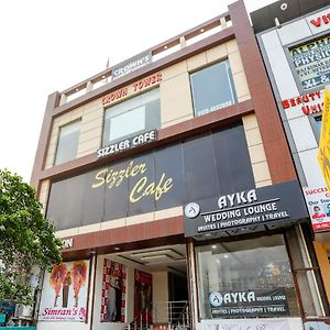 Oyo 22825 Hotel Crown Stay Inn Faridabad Exterior photo