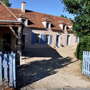 Le Vieux Saule Hotel Saints-en-Puisaye Exterior photo