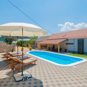 Stunning Home In Imotski With 3 Bedrooms, Outdoor Swimming Pool And Heated Swimming Pool Exterior photo