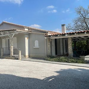 Villa Camille Cereste Exterior photo