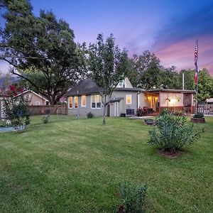 Cheerful 3 Bedroom Home With Loft Dickinson Exterior photo