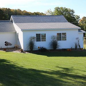 Cozy Central Lake Cottage About 3 Mi To Lake Michigan! Exterior photo