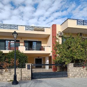 Spacious House In A Quiet Neighbourhood Ierapetra  Exterior photo