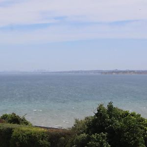 Luxury Holiday Home With Cliff Top Sea And City Views Whangaparaoa Exterior photo