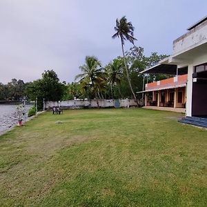 Wind &Waves Apartment Kollam Exterior photo