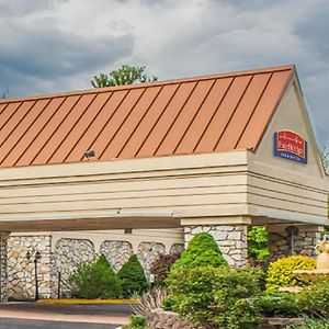 Fairbridge Inn & Suites Poconos Stroudsburg Exterior photo