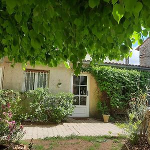 Le Clos Du Coteau Saint-Martin-la-Pallu Exterior photo