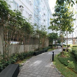 Jamah'S Staycation At Smdc Trees Residences By Reddoorz Manila Exterior photo