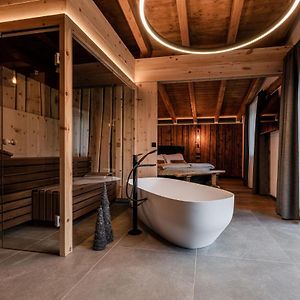 Nidaris - Luxury Private Spa Suites Male Exterior photo