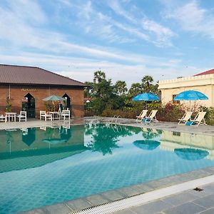 E-Outfitting Royal Inn Bagan Myene Exterior photo