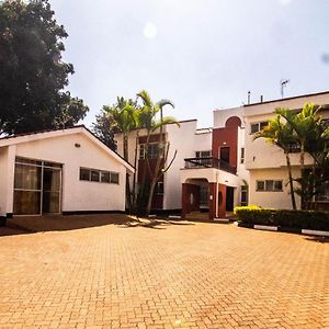 Village Villa - Deluxe Rooms By The Un Nairobi Exterior photo