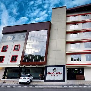 Grand Avira Hotel Batu Merah Exterior photo