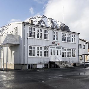 Einarshusid Guesthouse Bolungarvik Exterior photo