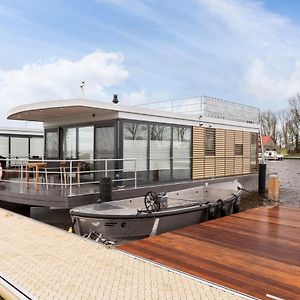 Houseboat 'Elysium' Met Eigen Aanlegsteiger Sneek - Offingawier Exterior photo
