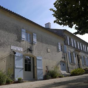 Chambres D'Hotes - Les Bujours Saint-Georges-des-Coteaux Exterior photo