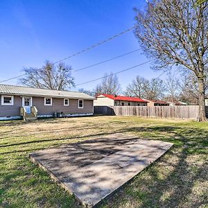 Family-Friendly Sallisaw Home With Large Yard! Exterior photo