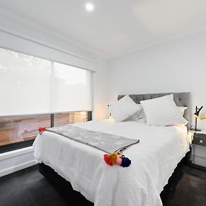 Comfort & Style - Luxurious Central Apartment Albury Exterior photo