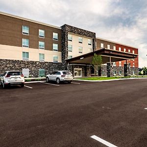 Holiday Inn Express & Suites Dayton East - Beavercreek Exterior photo
