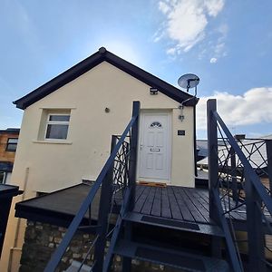 Perfect Location 2 Bedroom Serviced Apartment Nr Bike Park Wales & Brecon Beacons Merthyr Tydfil Exterior photo