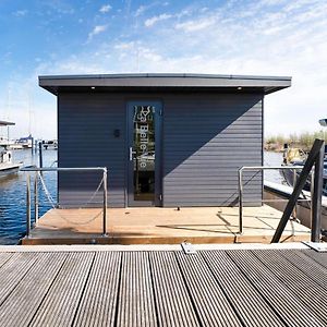 Beautiful Houseboat In Marina Of Volendam With Shared Pool Hotel Exterior photo