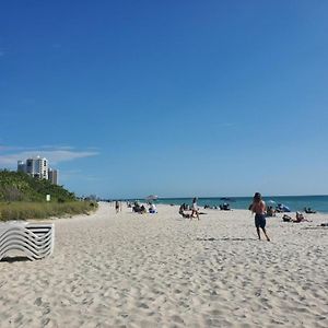 Few Steps To Ocean-4 Beach Cruisers & Free Parking & Private Backyard Jacksonville Beach Exterior photo