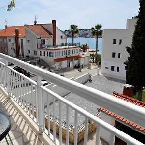 Remarkable 2-Bed Apartment In Okrug Gornji Trogir Exterior photo