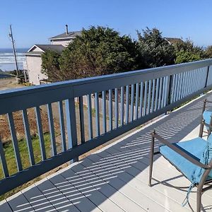 New Large Beach Getaway: 3 King Bedroom Suites! Florence Exterior photo