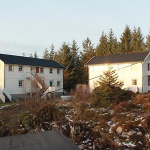 Cozy Apartment In Sandstad With Wifi Skipnes Exterior photo