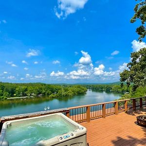 Lovely Hot Springs Escape With Deck And Hot Tub! Exterior photo