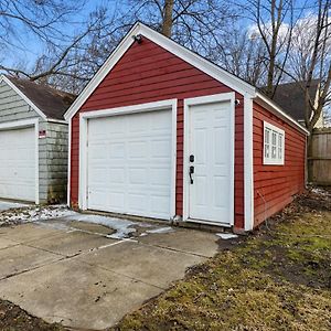 Superb 3 Bedroom Home With Game Room!!! Close To Downtown - Sleeps 6 Lansing Exterior photo