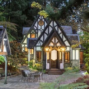 Fernhill Estate “ Gingerbread House” Villa Kallista Exterior photo
