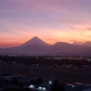 Amazing Volcano Views In Front Of Airport Guatemala City Exterior photo