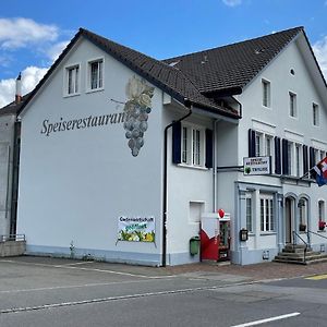 Speiserestaurant Traube Kuttigen Exterior photo