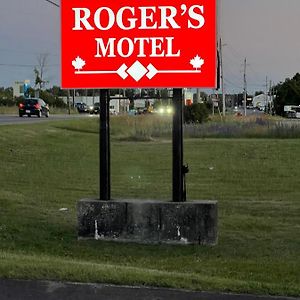 Rogers Motel Smiths Falls Exterior photo