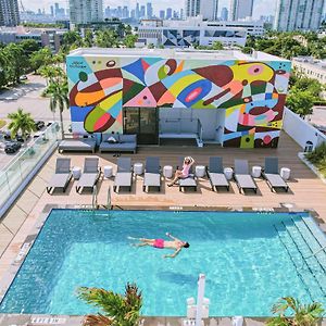 Urbanica Fifth Hotel Miami Beach Exterior photo