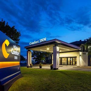 Comfort Inn Montreal Airport Pointe-Claire Exterior photo