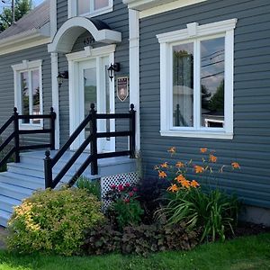 Chez-Vous Au Village Saint-Damien-de-Buckland Exterior photo