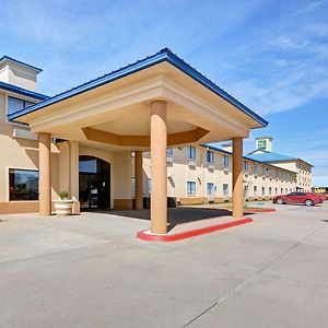 Quality Inn & Suites Wichita Falls I-44 Exterior photo