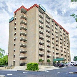 Quality Inn & Suites Fayetteville Exterior photo