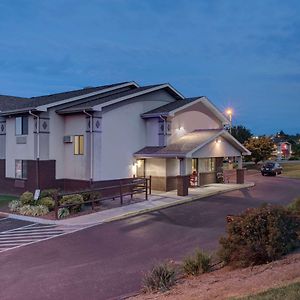 Super 8 By Wyndham Christiansburg/Blacksburg Area Exterior photo