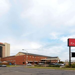 Ramada By Wyndham Topeka Downtown Hotel & Convention Center Exterior photo