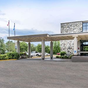 Travelodge By Wyndham Trois-Rivieres Exterior photo