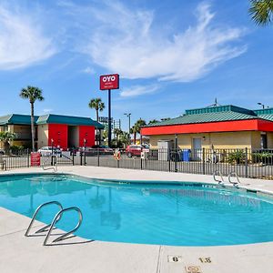 Oyo Hotel Twin Lake- Lake Park Valdosta Area Exterior photo