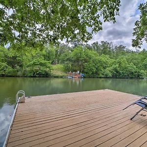 The Bella Vista Lakeside Treehouse Dock And Kayaks! Exterior photo