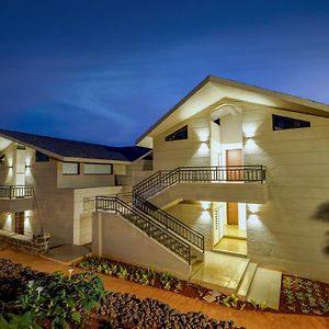 Vee Resort- The Suites Of Royals Mahabaleshwar Exterior photo