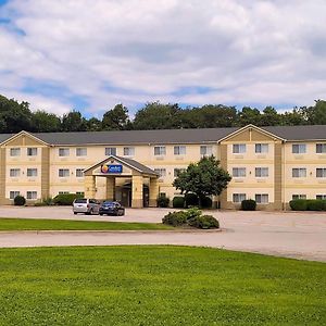 Comfort Inn & Suites East Moline Near I-80 Exterior photo